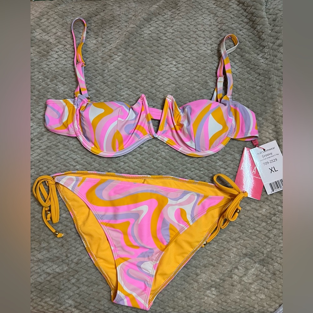 NWT HEAT SWIMWEAR Groovy Bikini XL